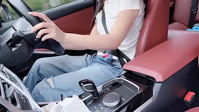 Snapshot of newwell chatting on 5, 4, 2026 newwell online show from 5, 4, 2026