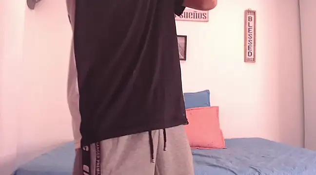 Snapshot of harrytomson_1 chatting on 2, 12, 2024 harrytomson 1 online show from 2, 12, 2024