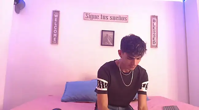 Snapshot of harrytomson_1 chatting on 11, 12, 2024 harrytomson 1 online show from 11, 12, 2024