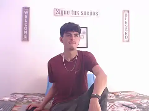 Snapshot of harrytomson_1 chatting on 11, 1, 2025 harrytomson 1 online show from 11, 1, 2025