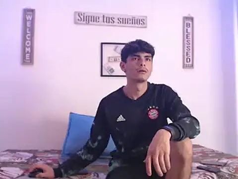 Snapshot of harrytomson_1 chatting on 13, 1, 2025 harrytomson 1 online show from 13, 1, 2025