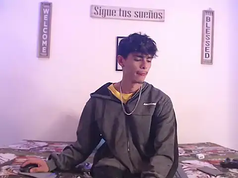 Snapshot of harrytomson_1 chatting on 20, 1, 2025 harrytomson 1 online show from 20, 1, 2025