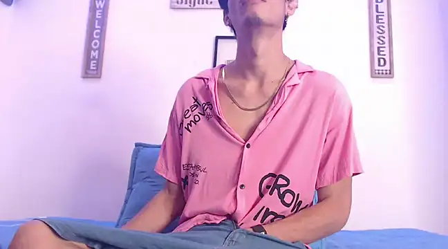 Snapshot of harrytomson_1 chatting on 6, 3, 2025 harrytomson 1 online show from 6, 3, 2025