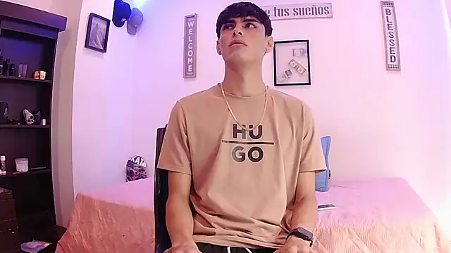 Snapshot of harrytomson_1 chatting on 11, 9, 2025 harrytomson 1 online show from 11, 9, 2025