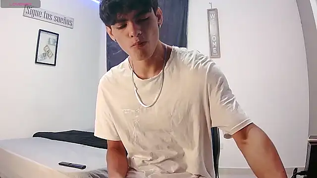 Snapshot of harrytomson_1 chatting on 3, 10, 2025 harrytomson 1 online show from 3, 10, 2025