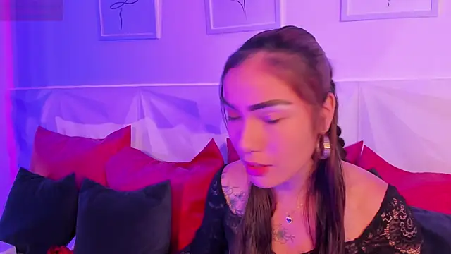 scarlet castro online show from 13, 4, 2026