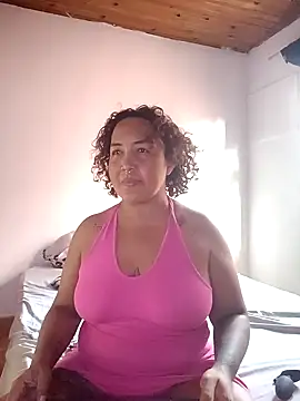 Snapshot of cougar_town chatting on 5, 1, 2025 cougar town online show from 5, 1, 2025