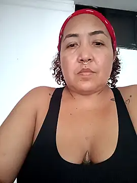 Snapshot of cougar_town chatting on 1, 2, 2025 cougar town online show from 1, 2, 2025