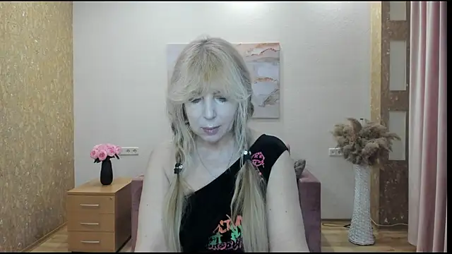 Snapshot of Anna_Diax chatting on 4, 4, 2026 Anna Diax online show from 4, 4, 2026