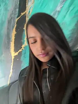 RoxyRoss  online show from 3, 12, 2025