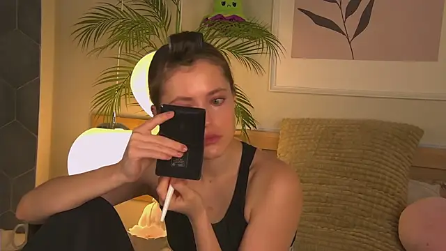 AshleyDouglas online show from 7, 2, 2025