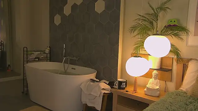 AshleyDouglas online show from 9, 2, 2025