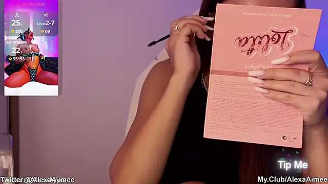 Snapshot of AlexaAimee chatting on 4, 11, 2025 AlexaAimee online show from 4, 11, 2025