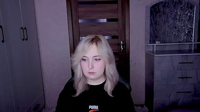 Snapshot of Kristy-Max chatting on 10, 3, 2026 Kristy-Max online show from 10, 3, 2026