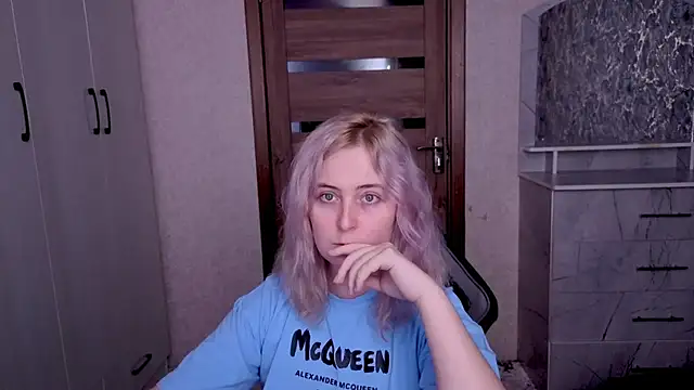 Snapshot of Kristy-Max chatting on 21, 3, 2026 Kristy-Max online show from 21, 3, 2026