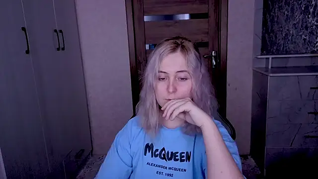 Snapshot of Kristy-Max chatting on 21, 3, 2026 Kristy-Max online show from 21, 3, 2026