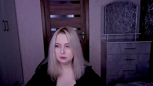 Snapshot of Kristy-Max chatting on 12, 4, 2026 Kristy-Max online show from 12, 4, 2026