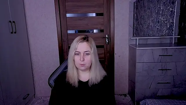 Snapshot of Kristy-Max chatting on 13, 4, 2026 Kristy-Max online show from 13, 4, 2026