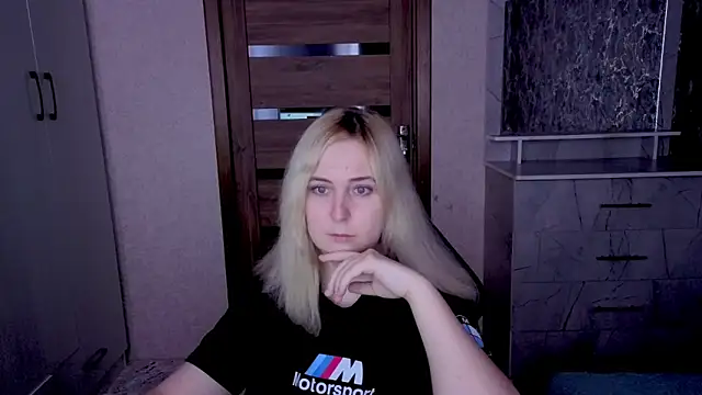 Snapshot of Kristy-Max chatting on 20, 4, 2026 Kristy-Max online show from 20, 4, 2026