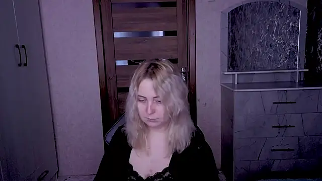 Snapshot of Kristy-Max chatting on 27, 4, 2026 Kristy-Max online show from 27, 4, 2026