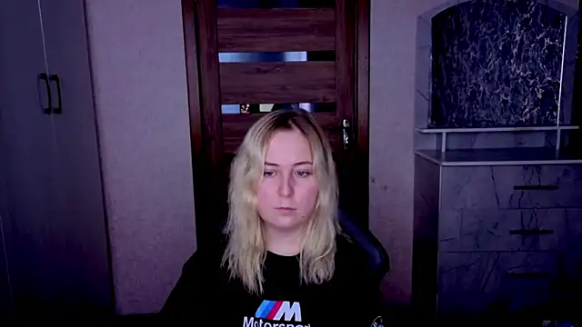 Snapshot of Kristy-Max chatting on 3, 6, 2026 Kristy-Max online show from 3, 6, 2026