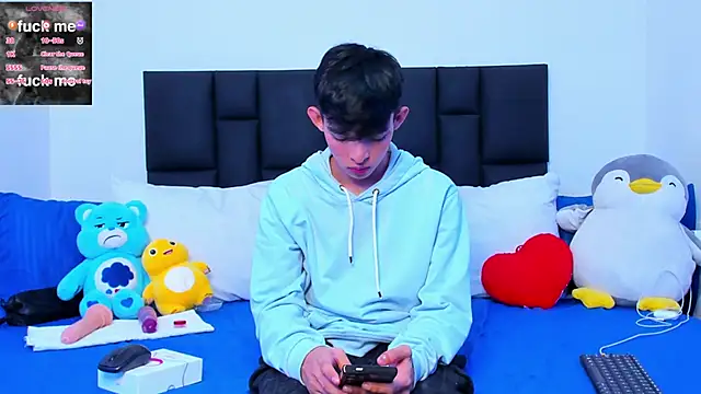 Snapshot of Tonny_twink_ chatting on 8, 3, 2025 Tonny twink  online show from 8, 3, 2025
