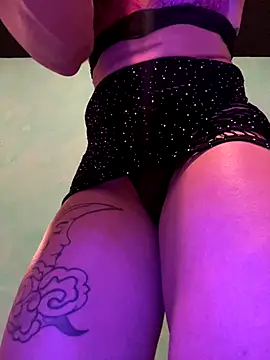 xMirana  online show from 15, 10, 2025