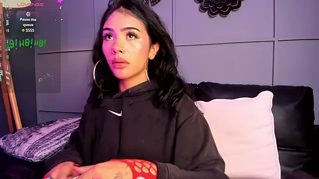 Giovanna oliveira online show from 28, 12, 2024