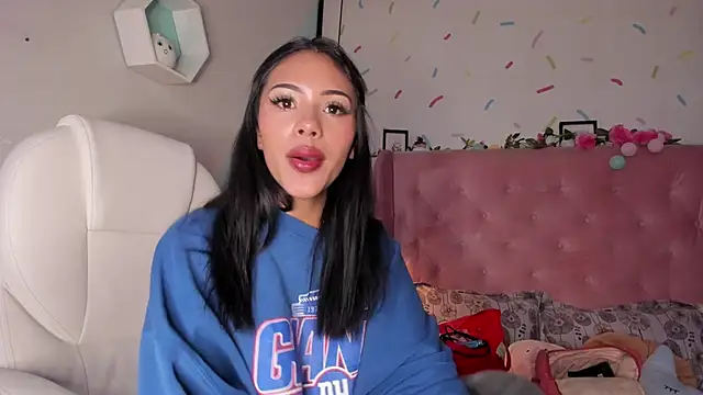 Giovanna oliveira online show from 20, 2, 2025