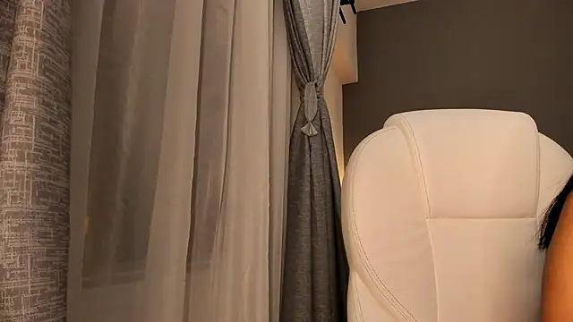 Giovanna oliveira online show from 27, 10, 2025