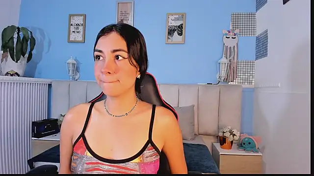 lyzzi smith01 online show from 22, 1, 2025