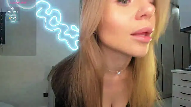 Snapshot of _cometoseeme_ chatting on 6, 2, 2025 cometoseeme online show from 6, 2, 2025