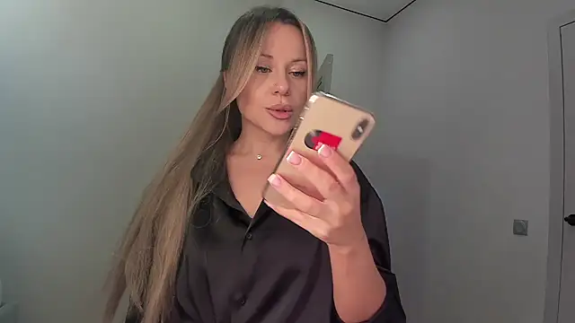 Snapshot of _cometoseeme_ chatting on 13, 9, 2025 cometoseeme online show from 13, 9, 2025