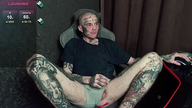 Snapshot of lonelycrystal chatting on 6, 10, 2025 lonelycrystal online show from 6, 10, 2025