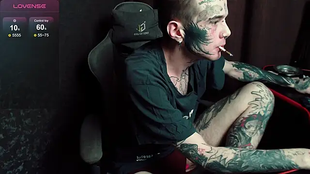 Snapshot of lonelycrystal chatting on 29, 10, 2025 lonelycrystal online show from 29, 10, 2025