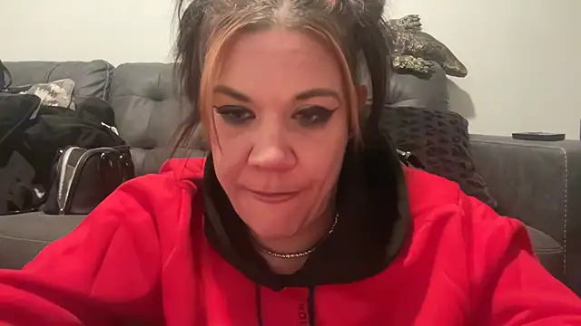 RavenRayyy online show from 11, 11, 2025