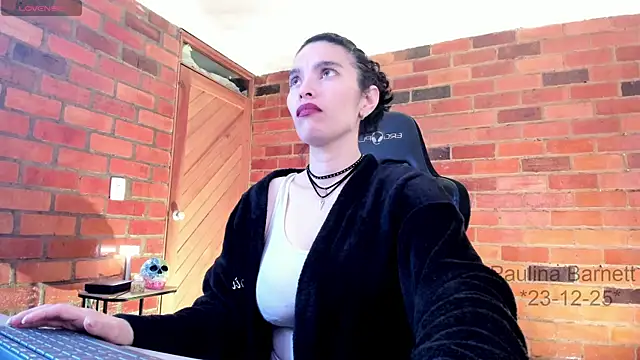 paulinabarnett- online show from 23, 12, 2025