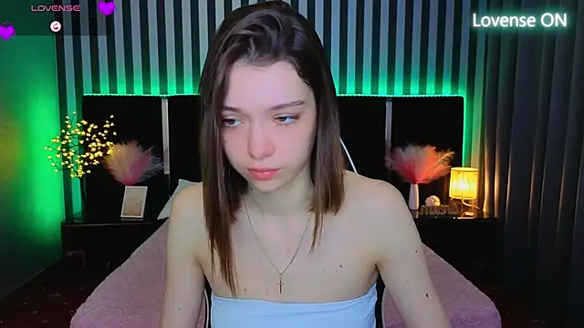 Snapshot of Cherry_Wipe chatting on 3, 6, 2026 Cherry Wipe online show from 3, 6, 2026