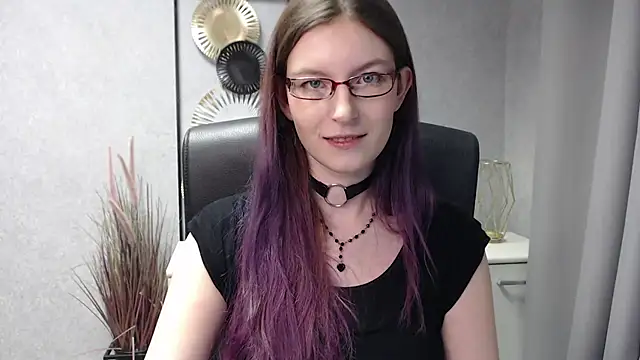 emmaxDelight online show from 12, 12, 2024