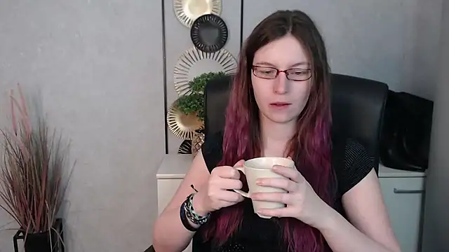 emmaxDelight online show from 14, 2, 2025