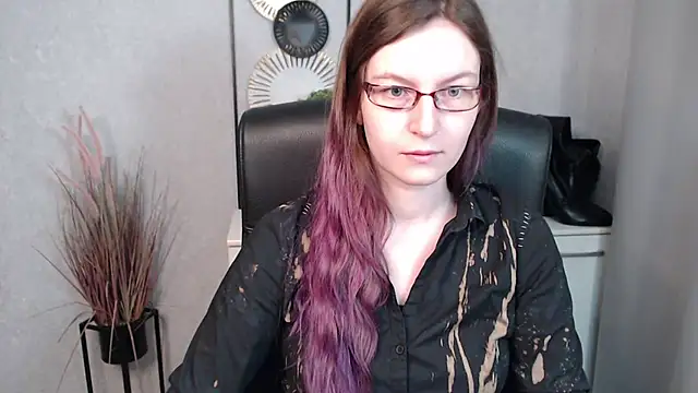 emmaxDelight online show from 25, 2, 2025