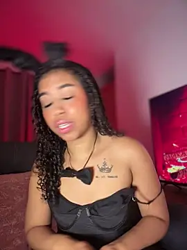 Snapshot of bella__honey chatting on 24, 10, 2025 bella honey online show from 24, 10, 2025