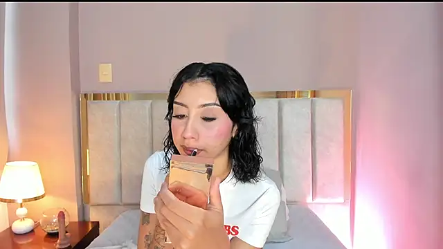 Snapshot of MelissaFoxx chatting on 17, 4, 2026 MelissaFoxx online show from 17, 4, 2026