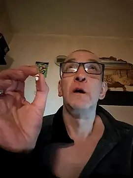 Nylonschlampe510 online show from 11, 9, 2025