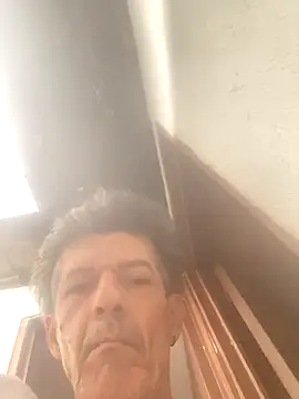 laye19 online show from 4, 12, 2025