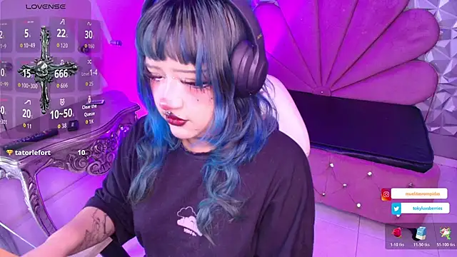 Snapshot of toky_doll chatting on 19, 11, 2025 toky doll online show from 19, 11, 2025