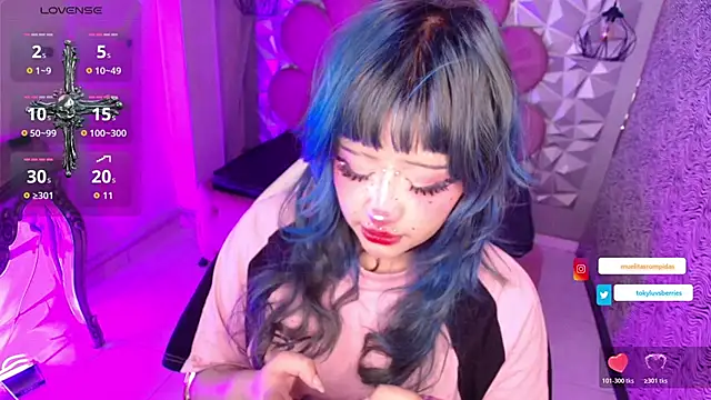 Snapshot of toky_doll chatting on 24, 11, 2025 toky doll online show from 24, 11, 2025