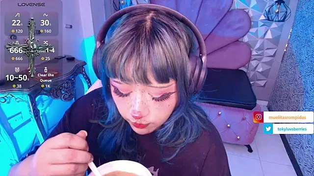 Snapshot of toky_doll chatting on 4, 12, 2025 toky doll online show from 4, 12, 2025