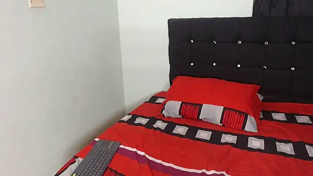 caroline steven05 online show from 4, 11, 2025