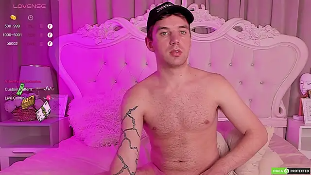 Snapshot of ArthurWhitee chatting on 7, 10, 2025 ArthurWhitee online show from 7, 10, 2025